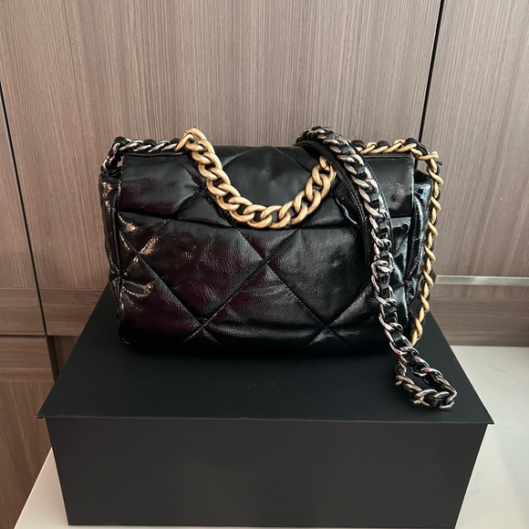 SMALL CHANEL 19 - Picture 2 of 2